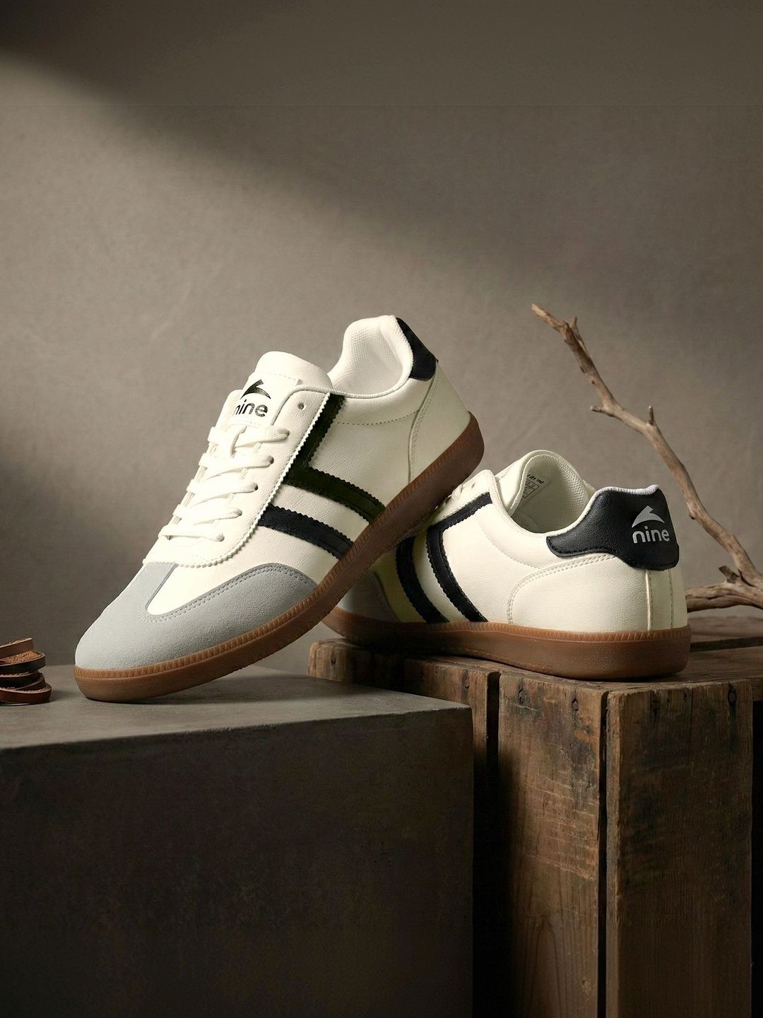 Nine Men Mesh Walking Non-Marking Shoes