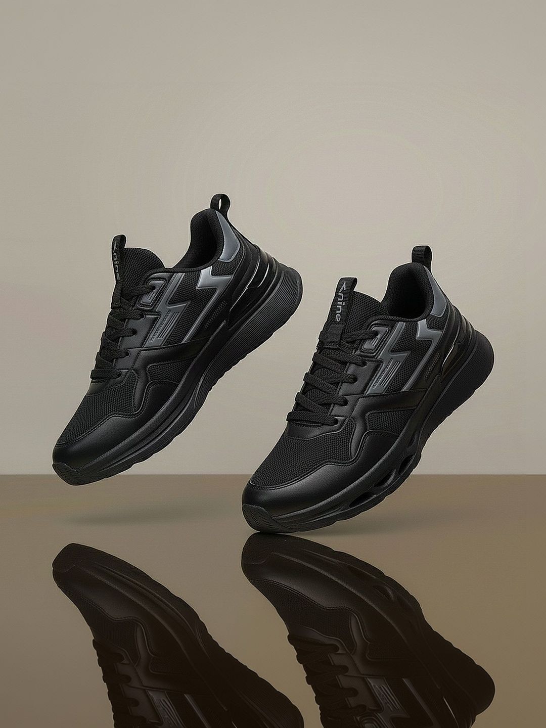 Nine Men Mesh Walking Non-Marking Shoes