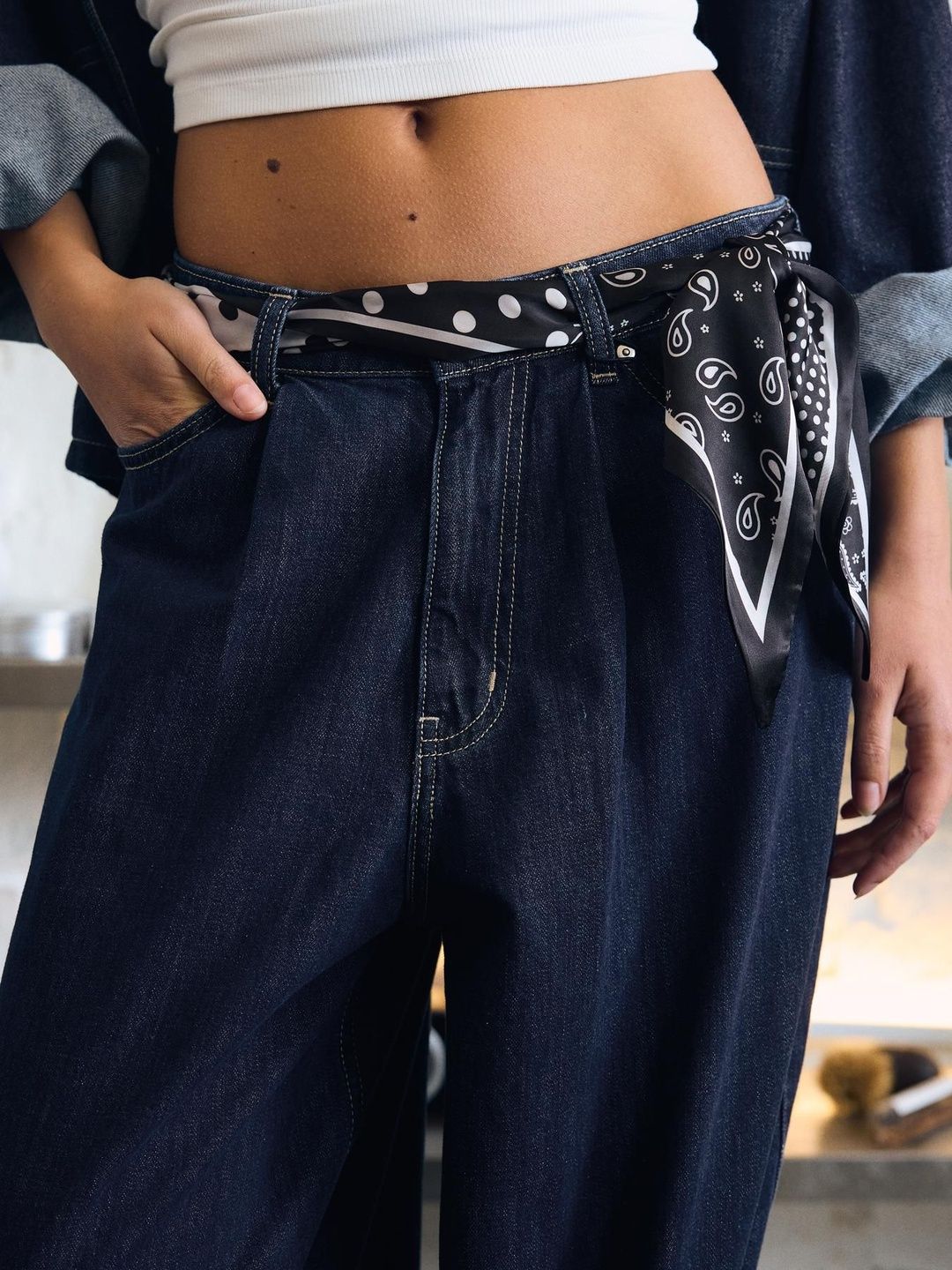 Regular Fit Mid-Rise Barrel Cotton Jeans