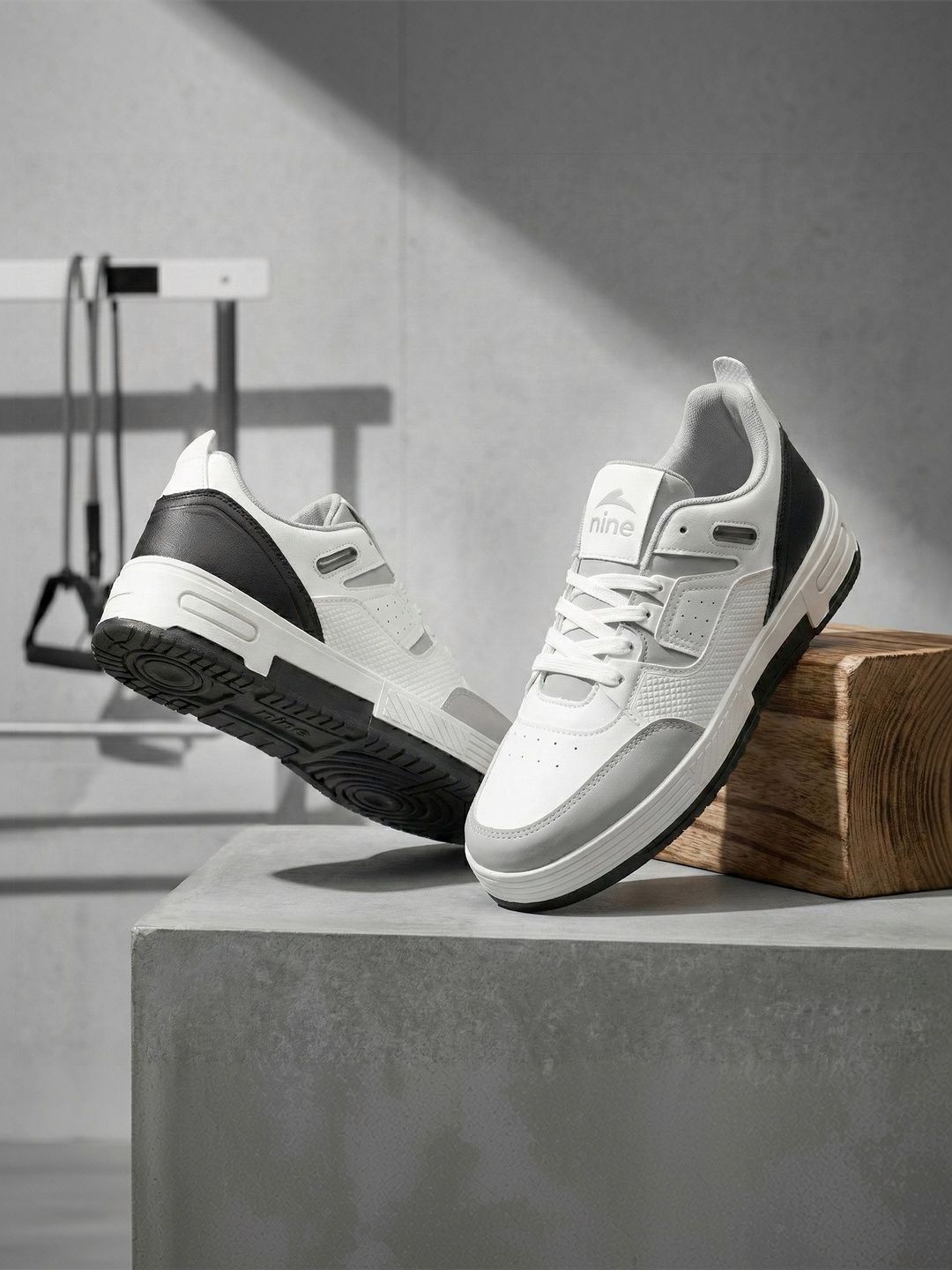 Nine Men Mesh Walking Non-Marking Shoes