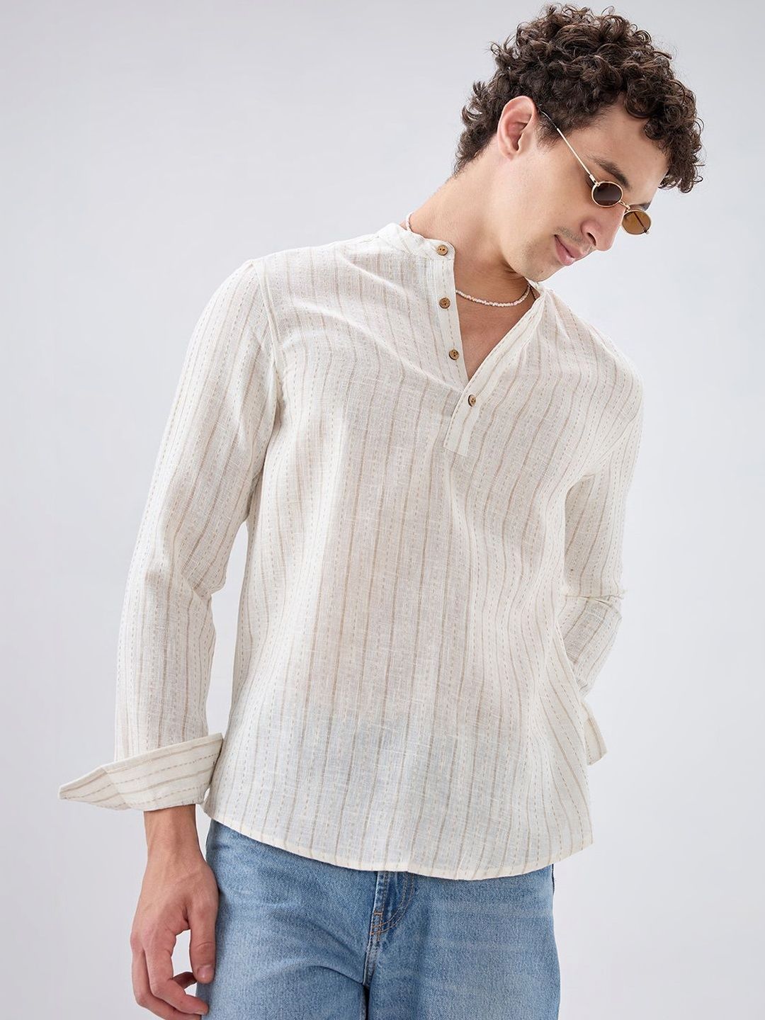 VASTRADO White & Beige Burlap Weaved Striped Kurta