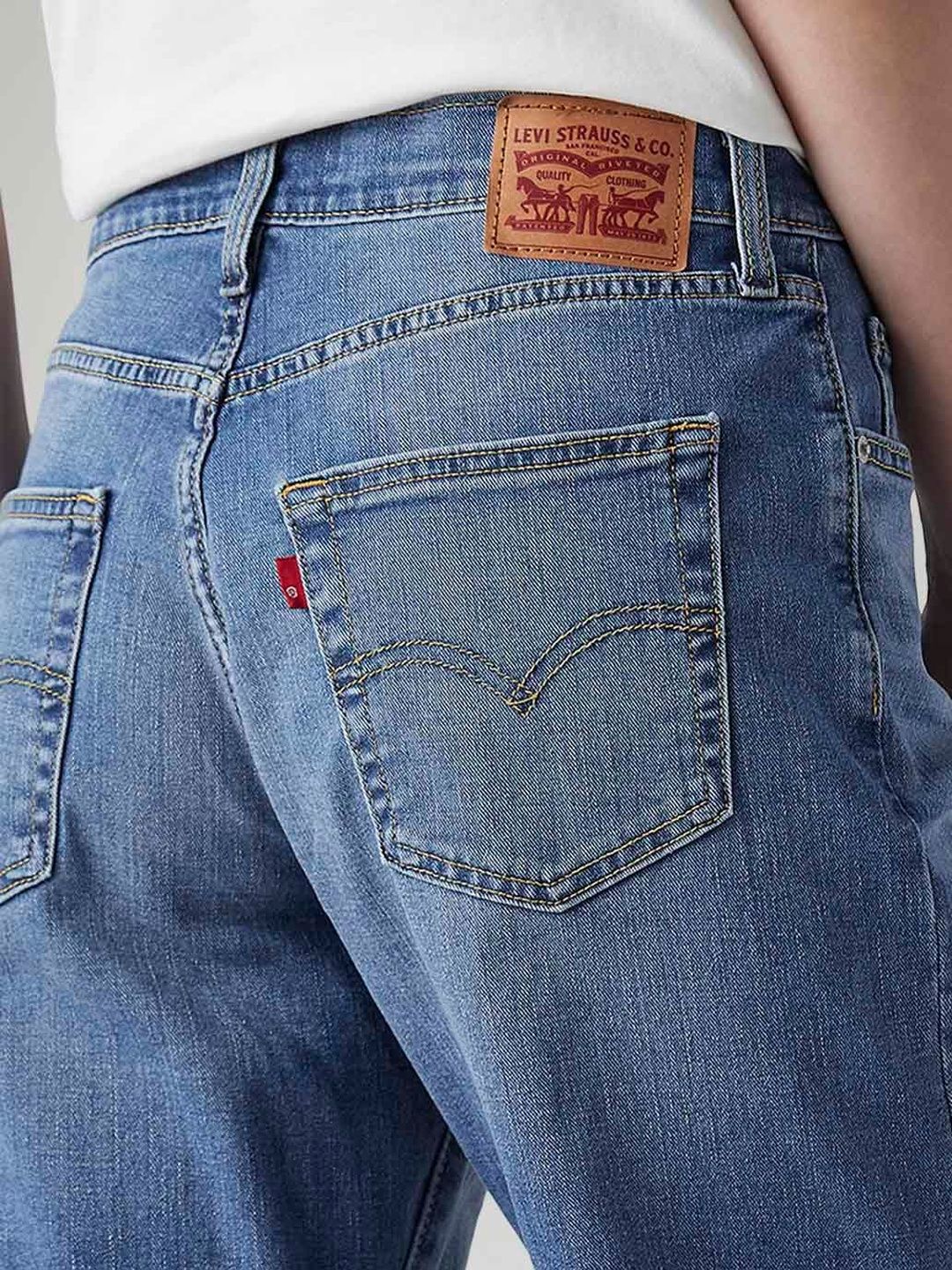 Classic High-Rise Light Fade Stretchable Jeans