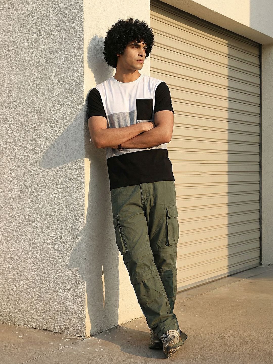Roadster Men Black & Grey Melange Colourblocked Round Neck T-shirt