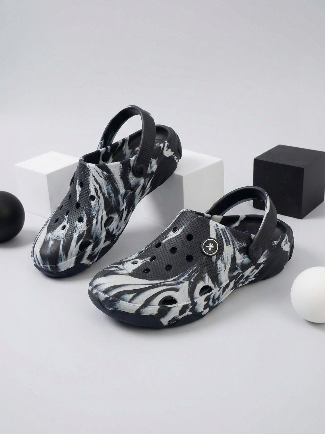 HRX by Hrithik Roshan Men Clogs