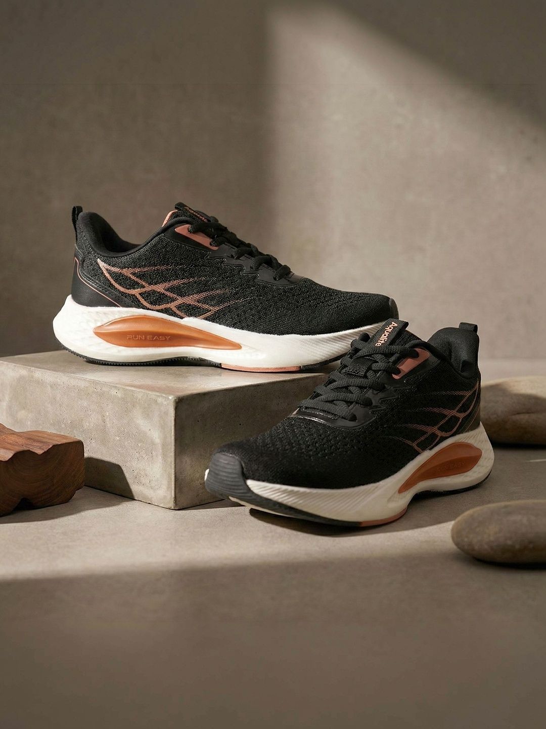 Aqualite Men Mesh Walking Non-Marking Shoes