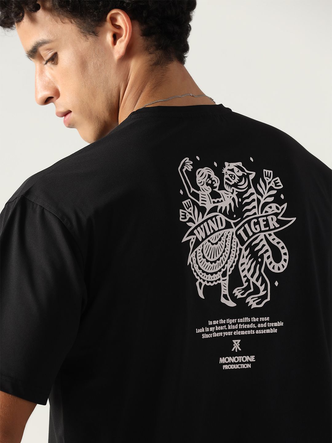 Monotone Men Printed Pockets Boxy T-shirt