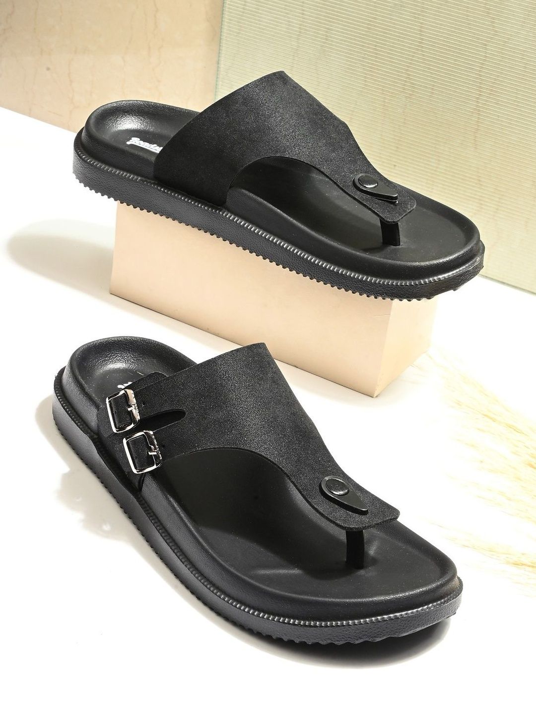 The Roadster Lifestyle Co Men Buckle Detail Thong Flip Flops