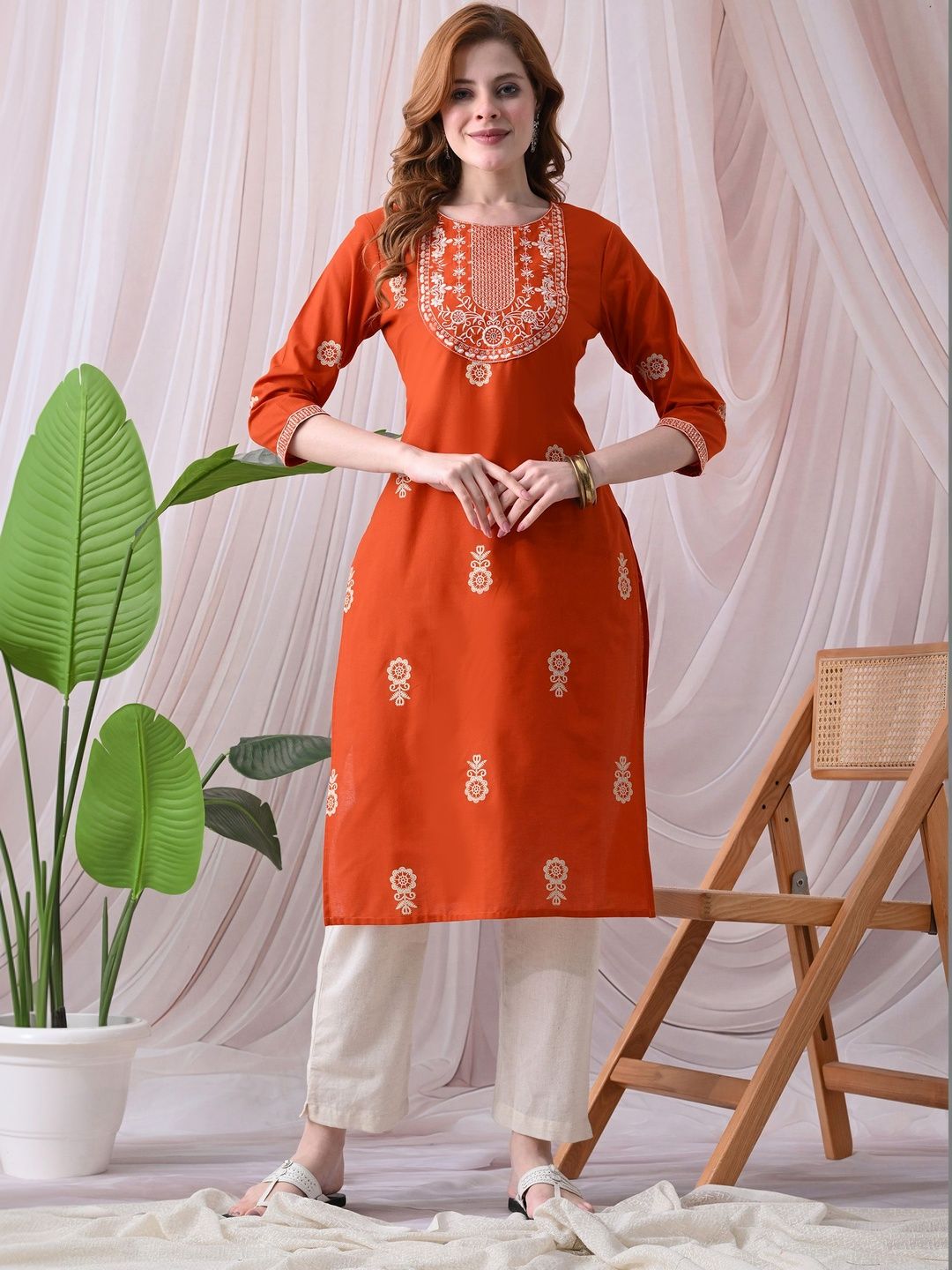 KJTRENDS Floral Embroidered Three Fourth Sleeves Cotton Kurta