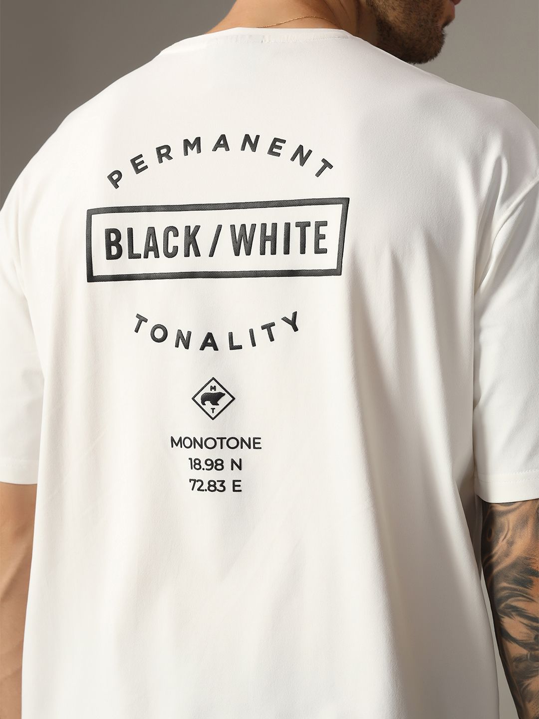 Monotone Men Typography Printed Boxy T-shirt