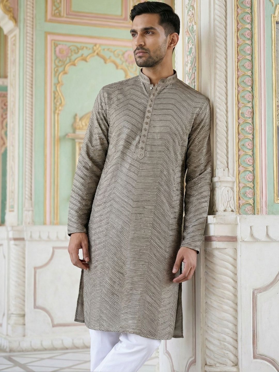 House of Pataudi Geometric Embroidered Mandarin Collar Knee Length Straight Kurta