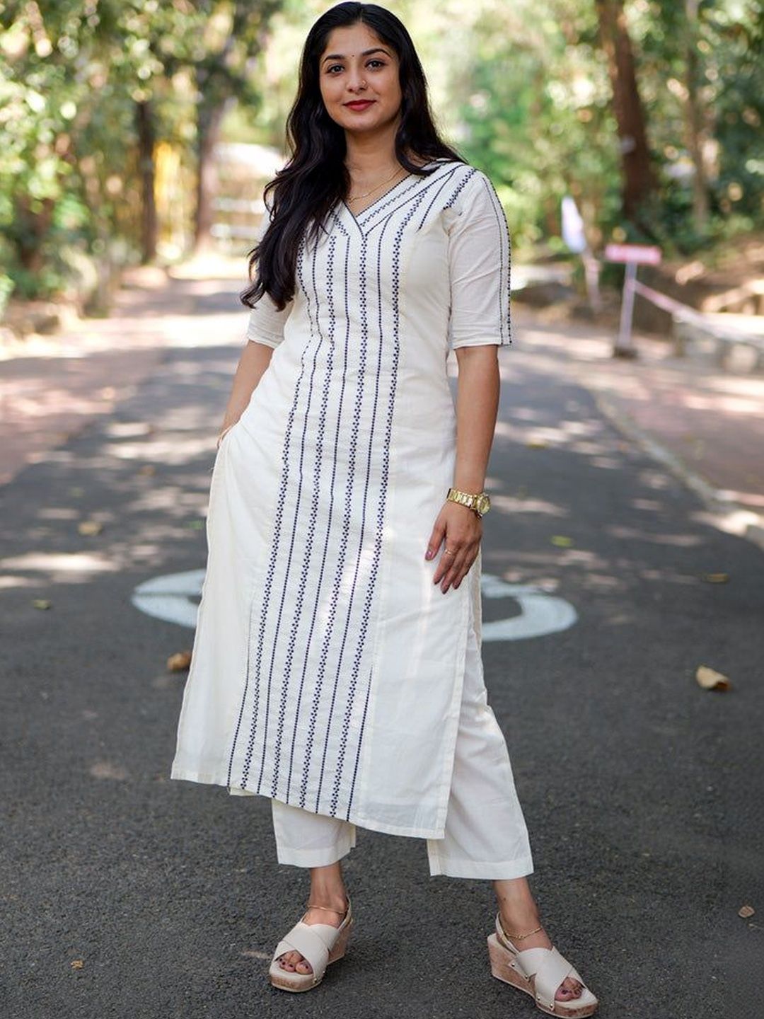 Twika Women Floral Embroidered Regular Kurta with Trousers