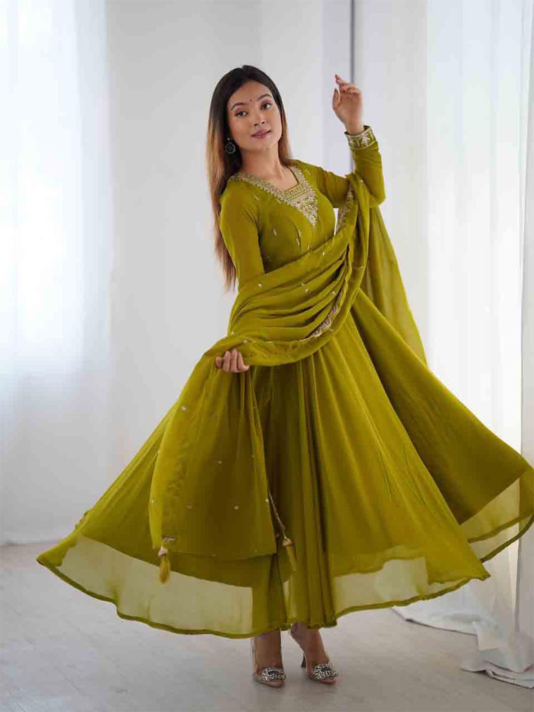 SAJAVAT ETHENIC WEAR SAJAVAT ETHENIC WEAR Women Embroidered Kurta with Palazzos & Dupatta