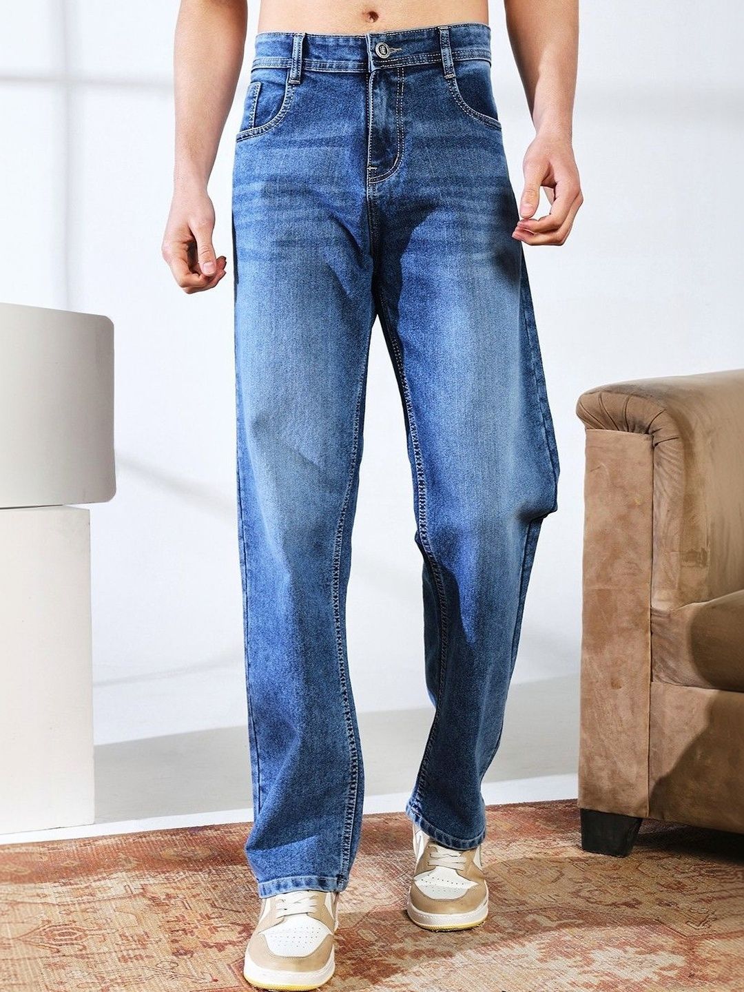 DENIMLOOK Men Jean Straight Fit Mid-Rise Mildly Distressed Light Fade Stretchable Jeans