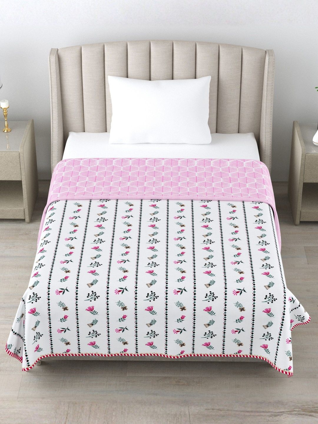 LIVING ROOTS LIVING ROOTS Pink & White Cotton Geometric AC Room Dohar