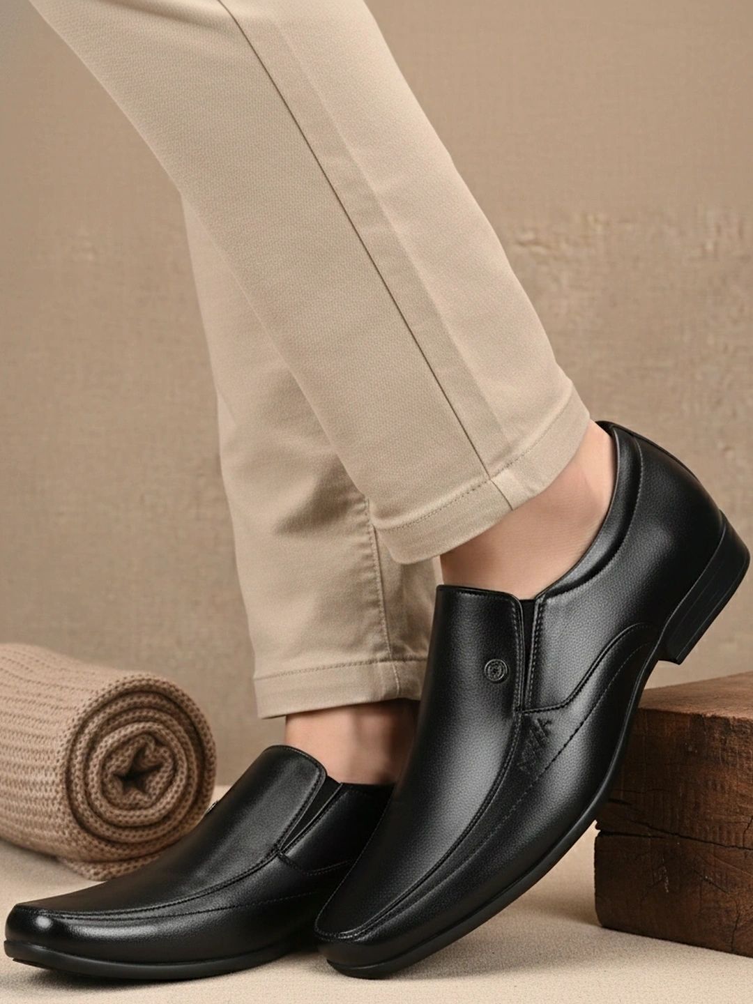 HERE&NOW Men Black Textured Formal Slip-On Shoes