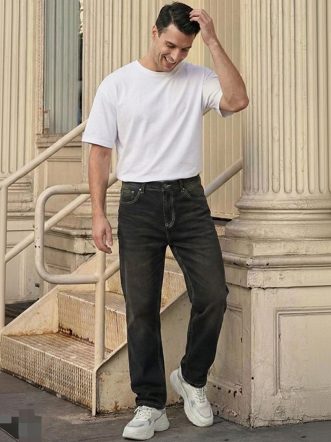 The Roadster Life Co. Men Straight Fit Light Fade Stretchable Jeans