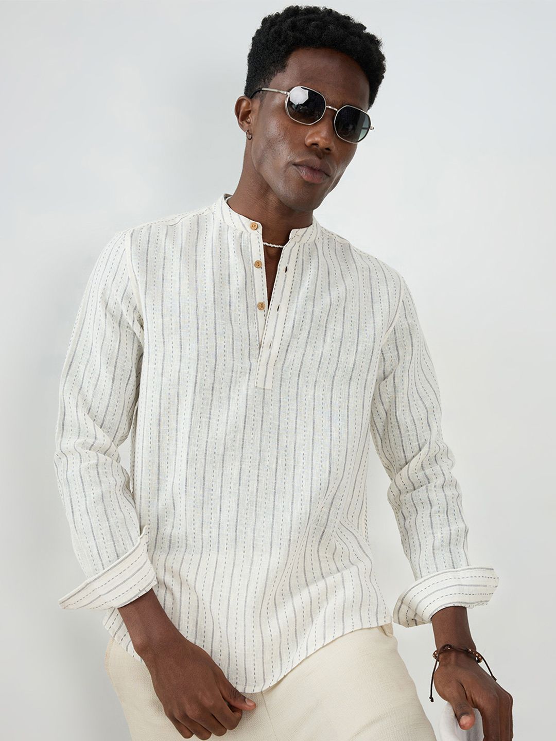 VASTRADO White & Grey Burlap Weaved Striped Kurta