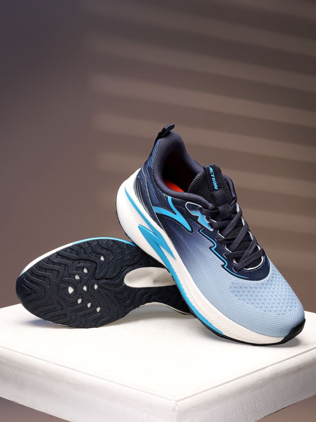 Action Men Mesh Running Non-Marking Shoes