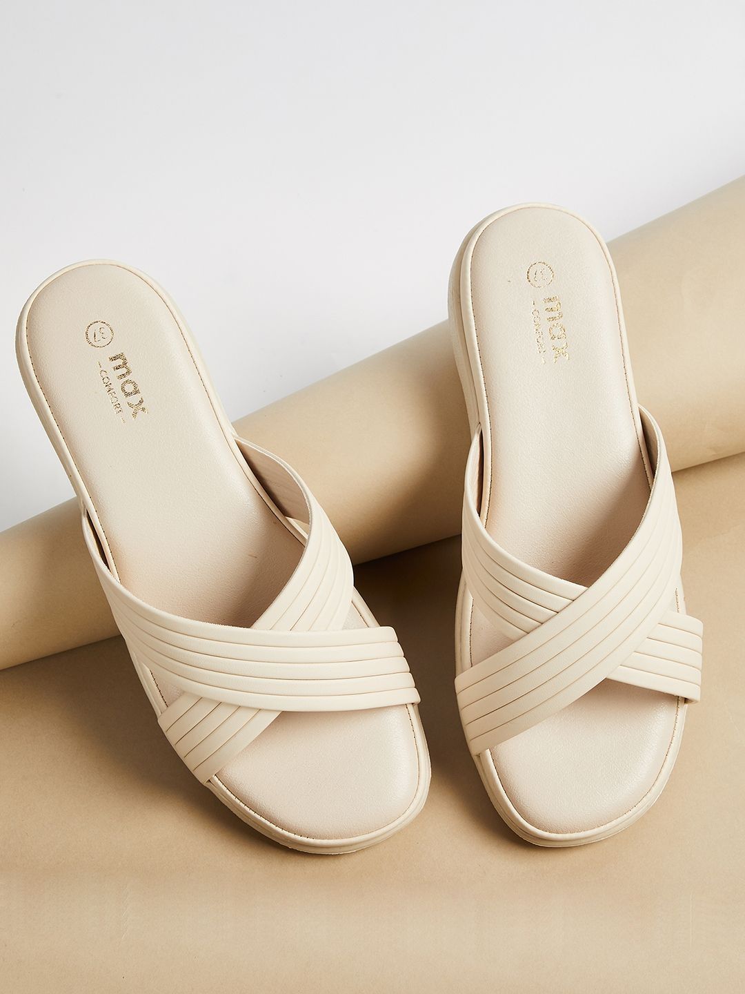 max Women Flats