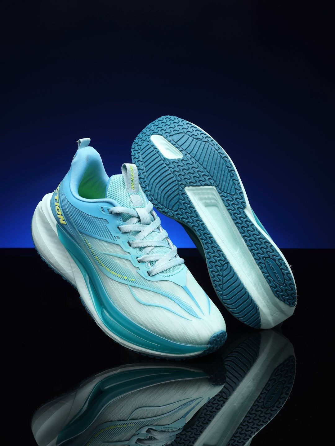 Action Men Mesh Running Non-Marking Shoes