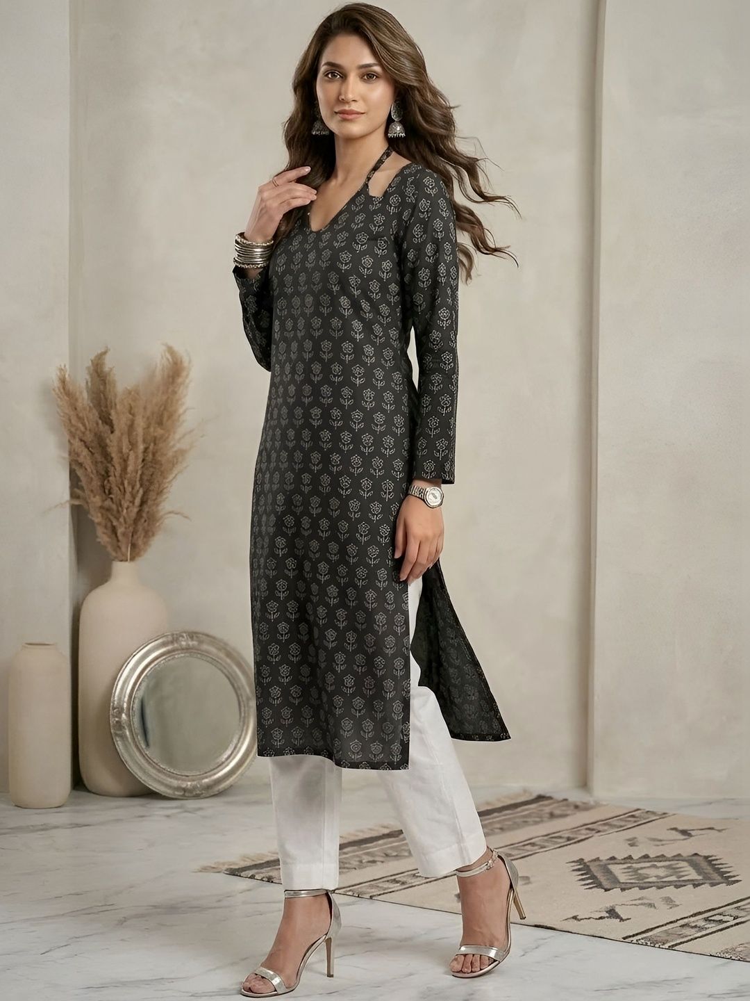 Women Ethnic Motifs Kurta Nayo Black Printed Straight Three Quarter Sleeves Kurtas