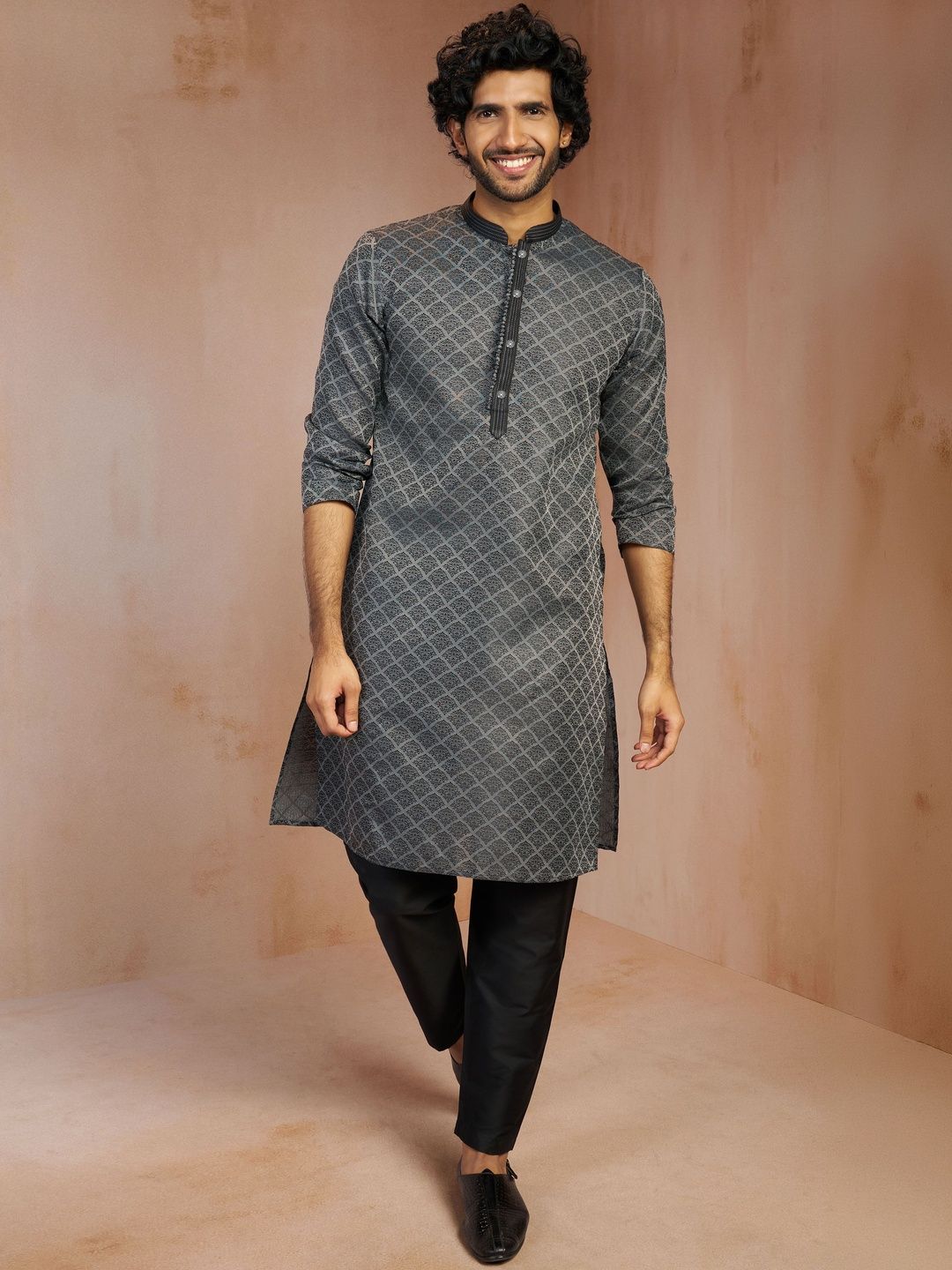 VASTRAMAY VASTRAMAY Men Embroidered Regular Thread Work Kurta with Pyjamas