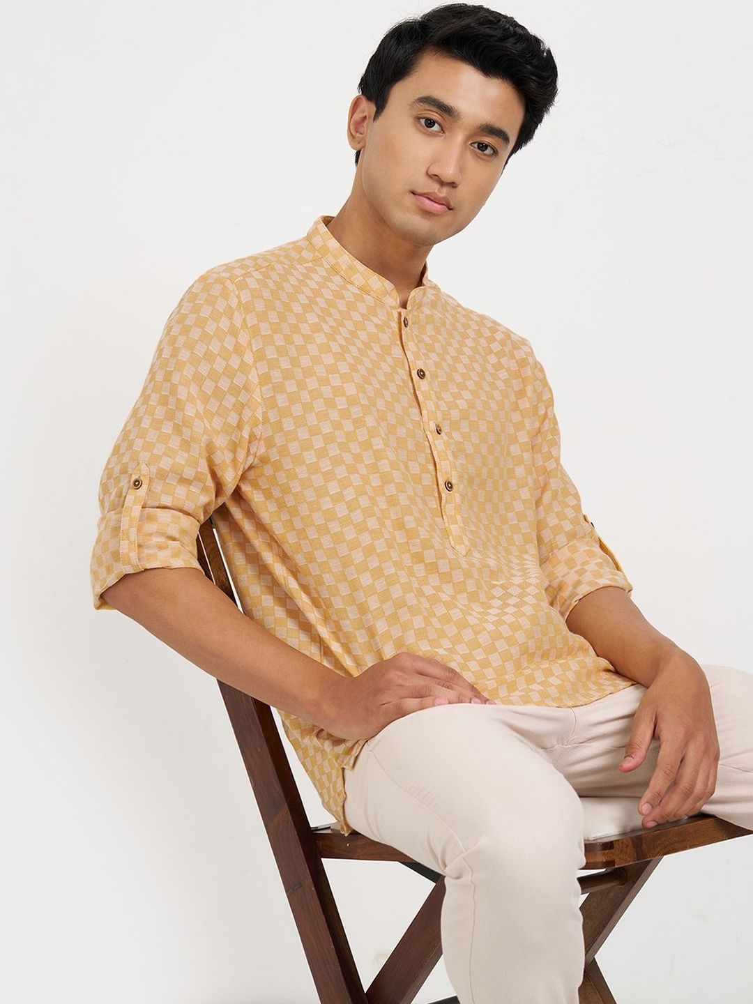 indus route by Pantaloons Men Geometric Woven Design Shirt Collar Cotton Kurta