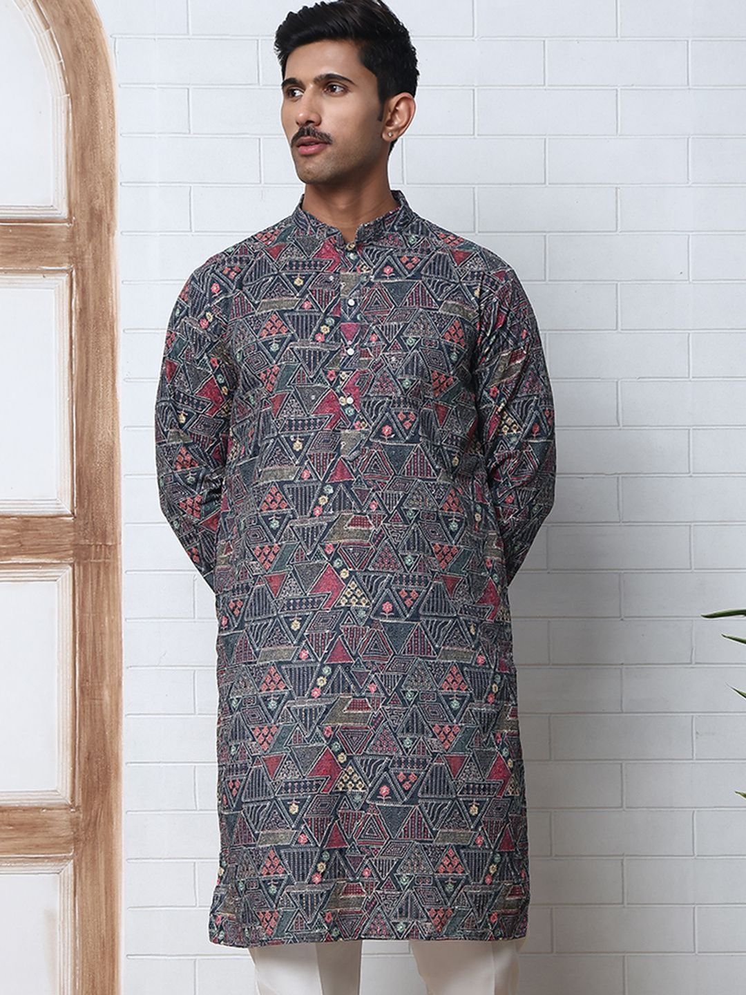 Jompers Jompers Men Geometric Embroidered Mandarin Collar Thread Work Straight Kurta