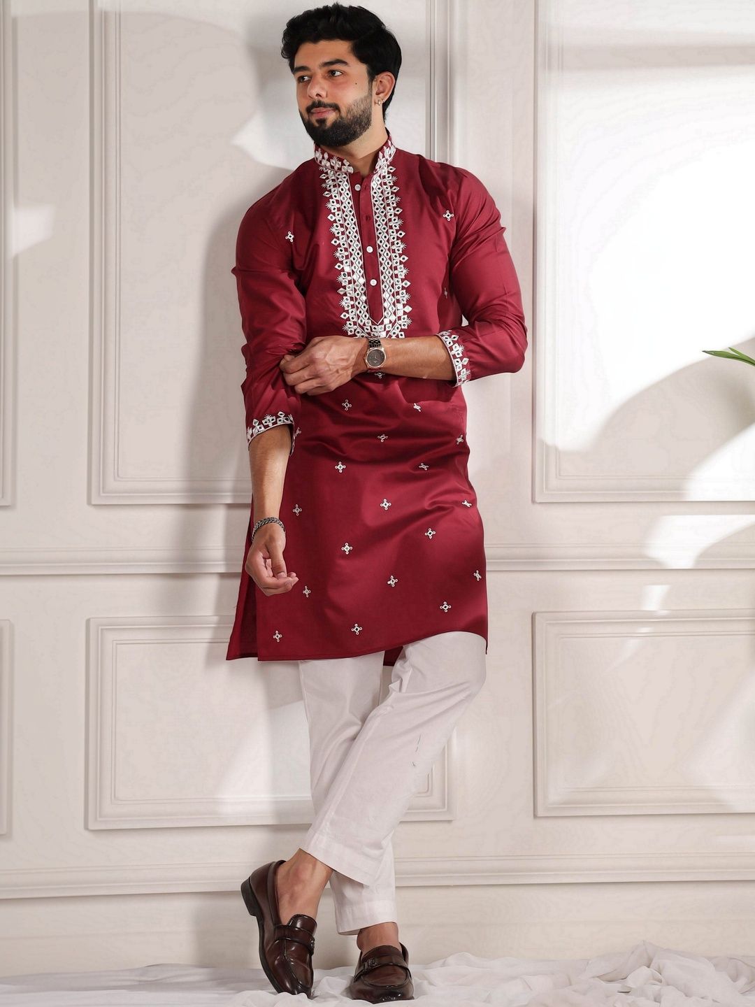 Koshin Men Ethnic Motifs Embroidered Mandarin Collar Cotton Straight Kurtas