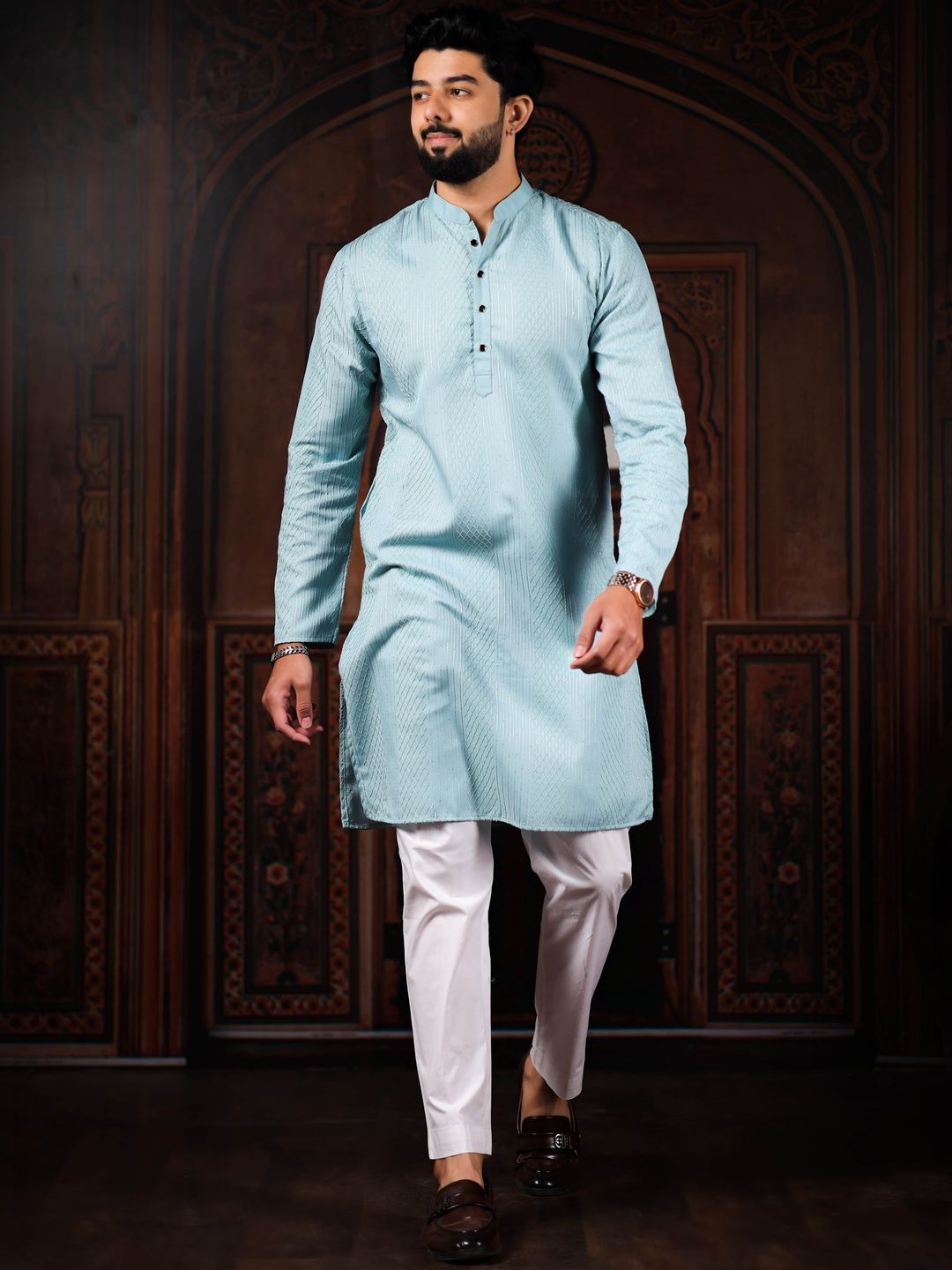 Koshin Men Ethnic Motifs Woven Design Mandarin Collar Straight Kurtas