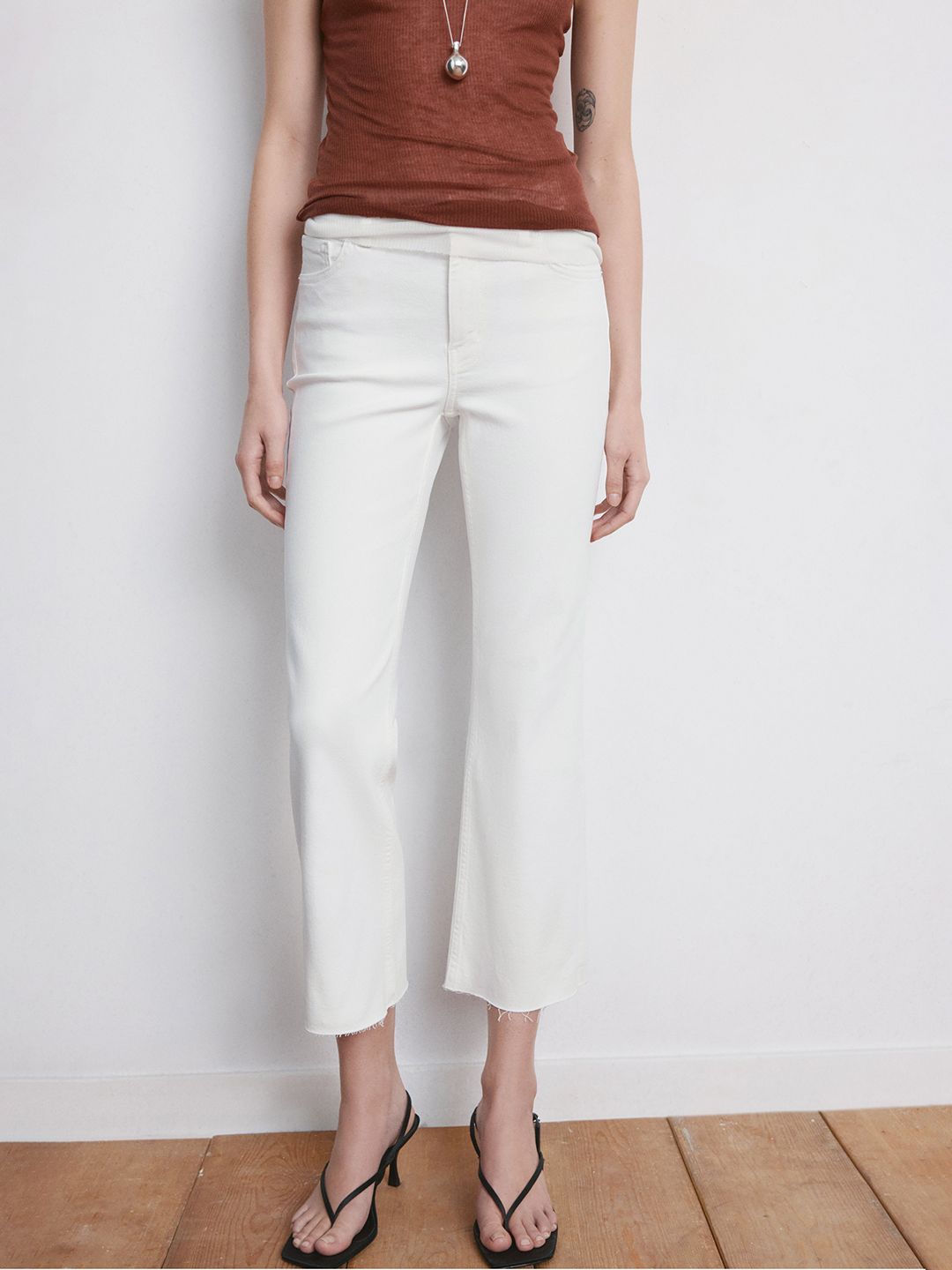 Regular Fit Mid-Rise Stretchable Cropped Jeans