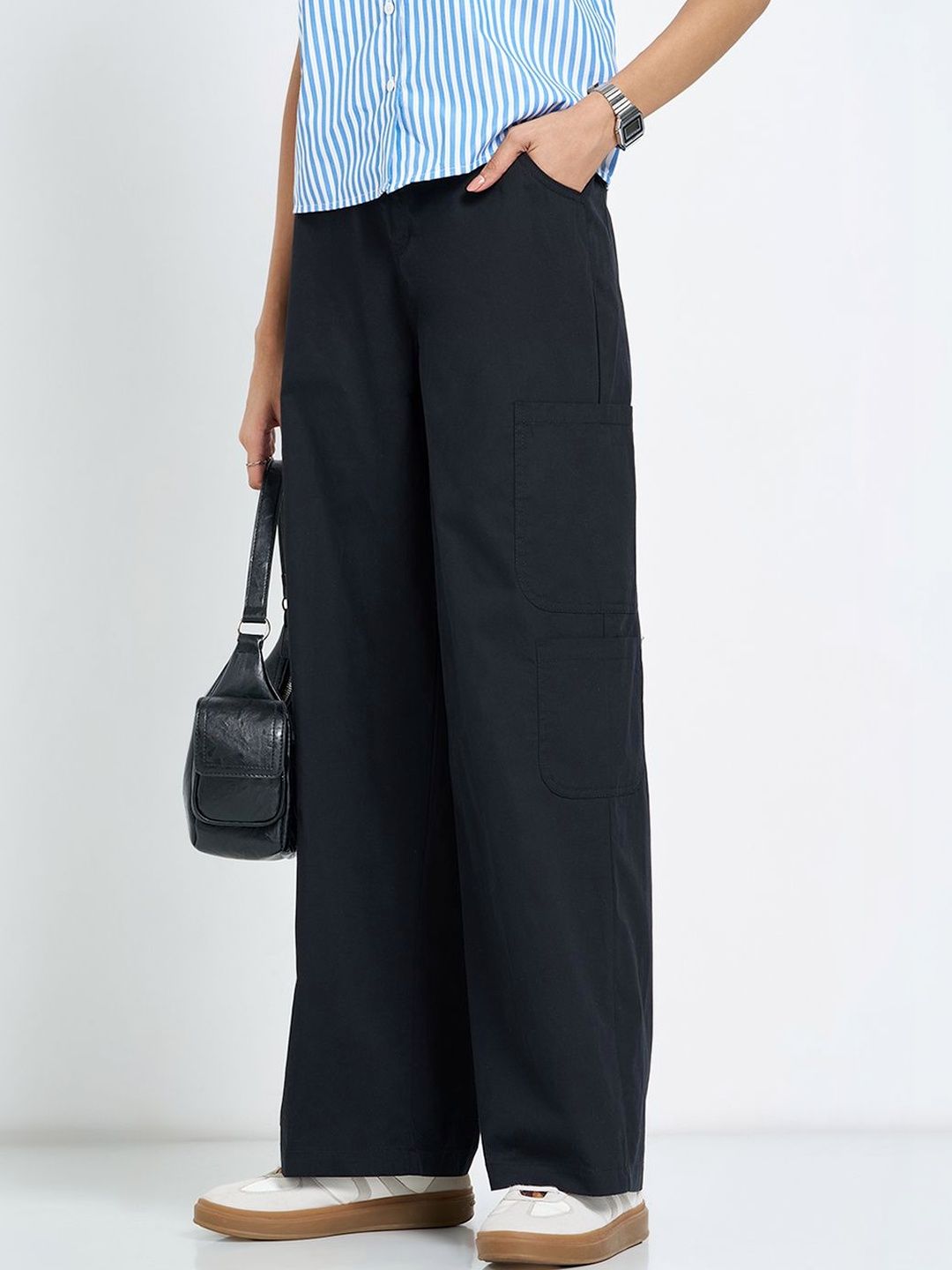 People People Women Relaxed Fit High-Rise Cotton Cargos Trousers