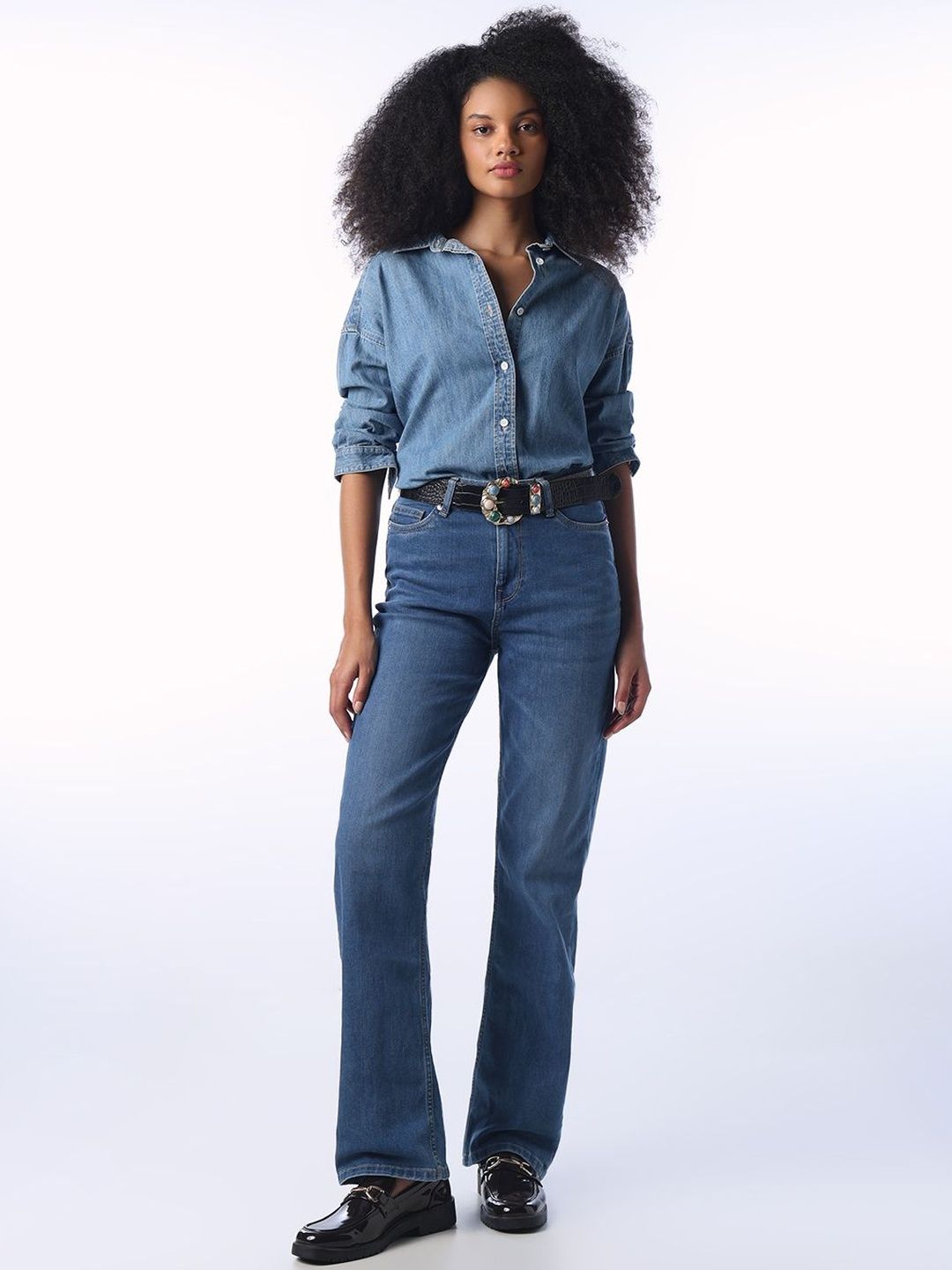 Women Straight Fit Mid-Rise Jeans ONLY Women's Solid Straight Fit Mid-rise Blue Jeans