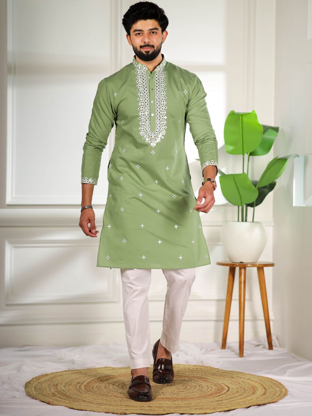 Koshin Men Ethnic Motifs Embroidered Mandarin Collar Cotton Straight Kurtas