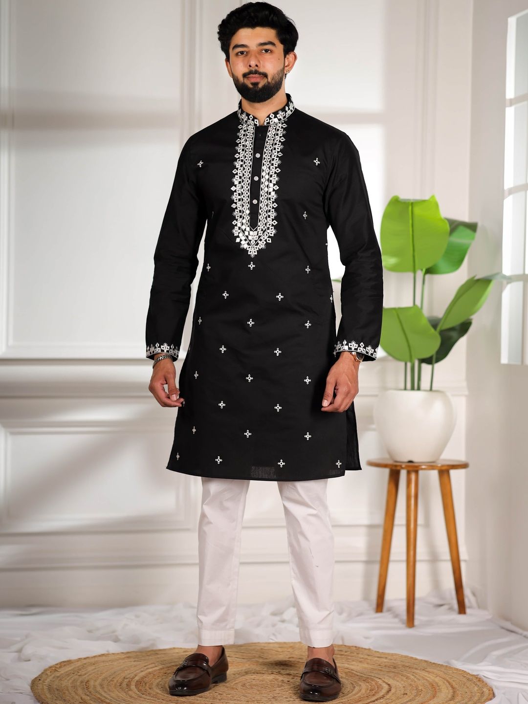 Koshin Men Ethnic Motifs Embroidered Mandarin Collar Cotton Straight Kurtas
