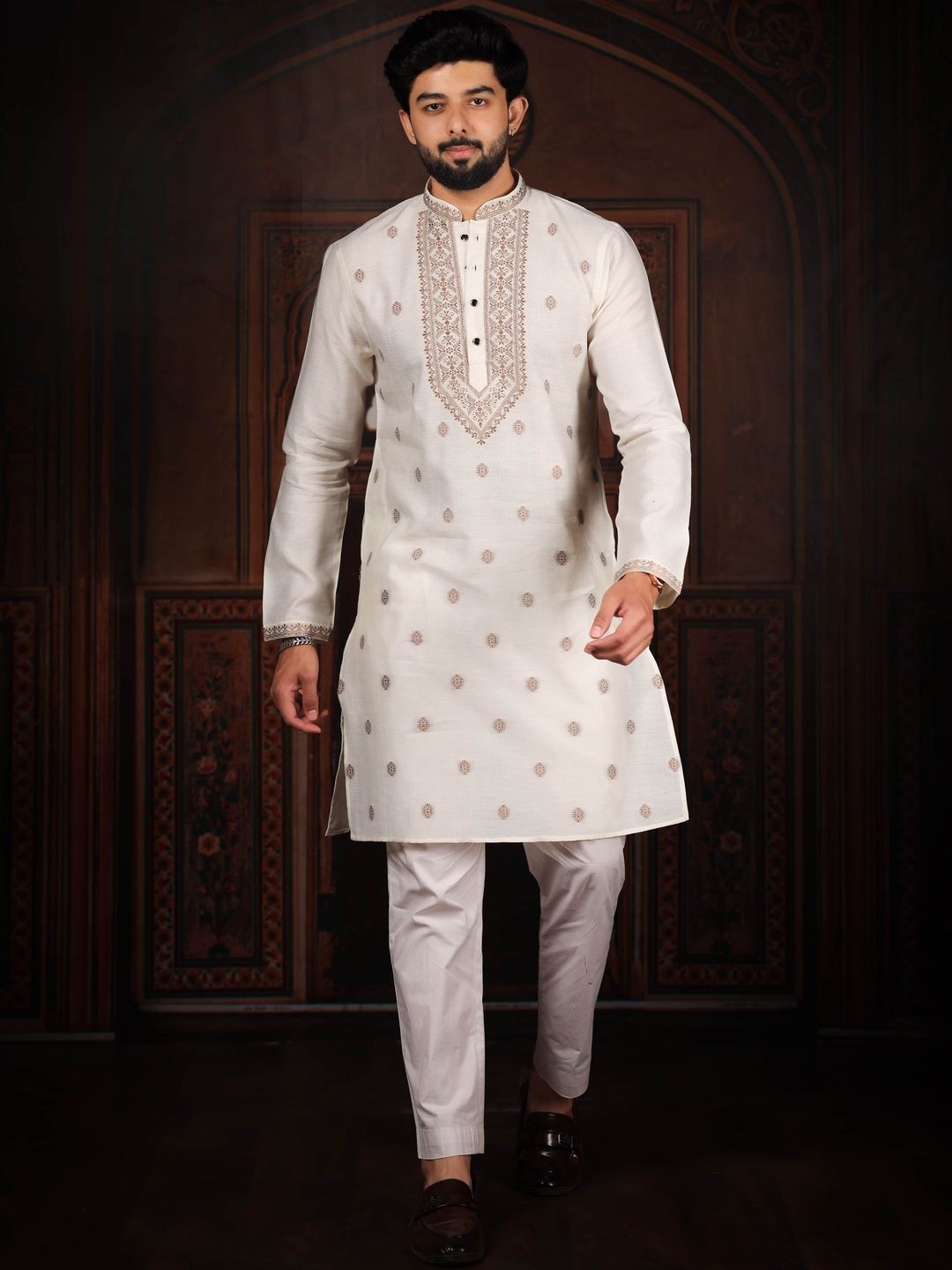 Koshin Men Ethnic Motifs Woven Design Mandarin Collar Cotton Straight Kurtas