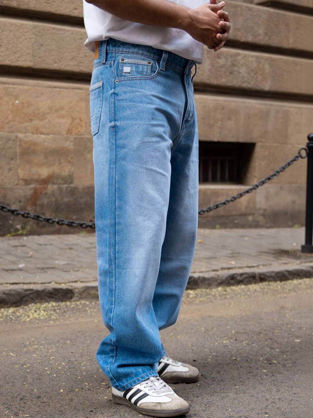 Men Mid-Rise Jeans Powerlook Men Mid-Rise Low Distress Light Fade Jeans
