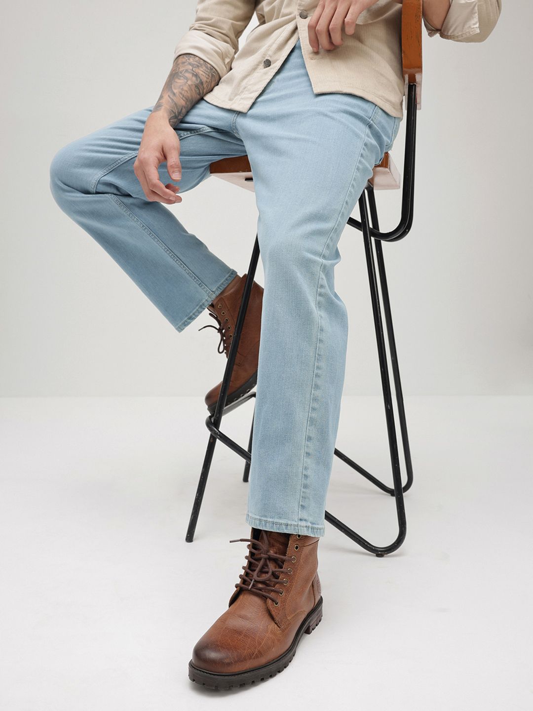 The Roadster Life Co. Men Straight Fit Light Fade Stretchable Jeans