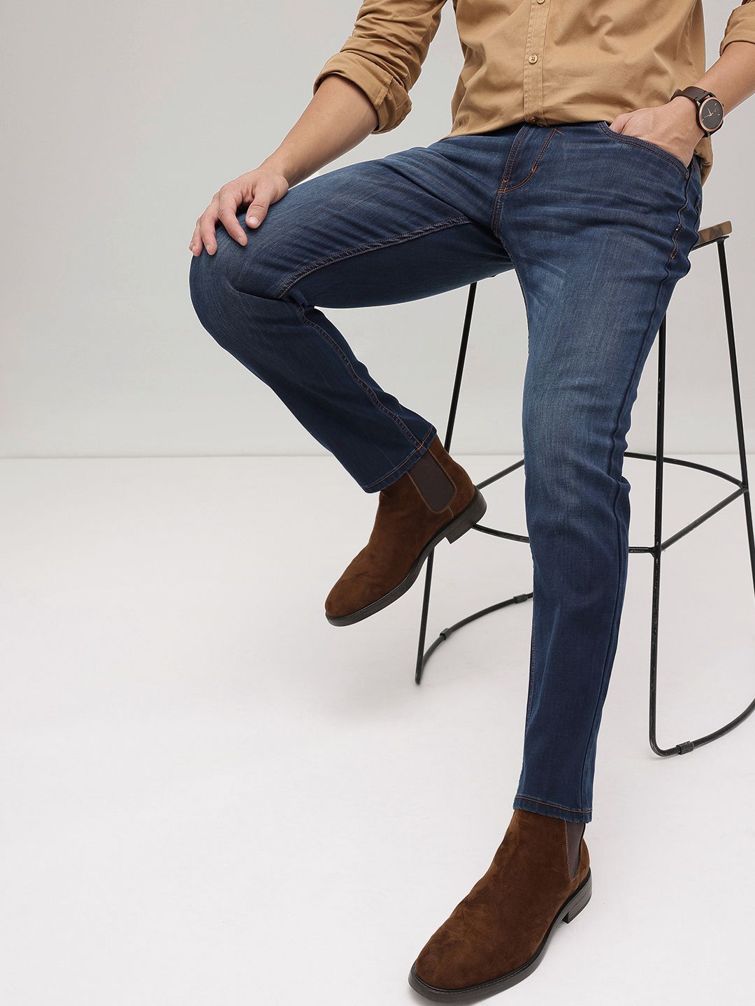 The Roadster Life Co. Men Slim Fit Light Fade Stretchable Jeans With Bag