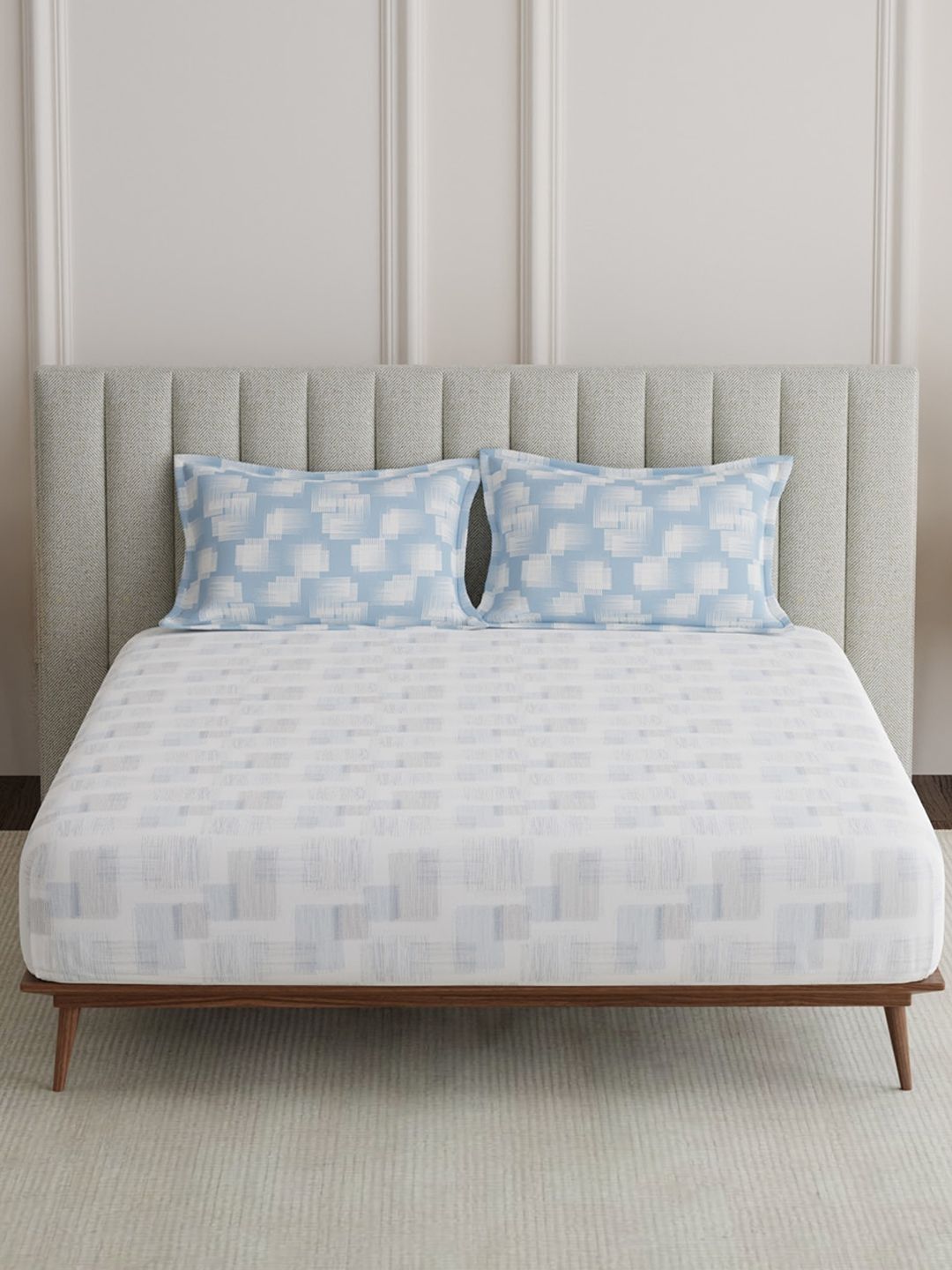 Boutique Living India Boutique Living India White Geometric 152 TC King Bedsheet with 2 Pillow Covers