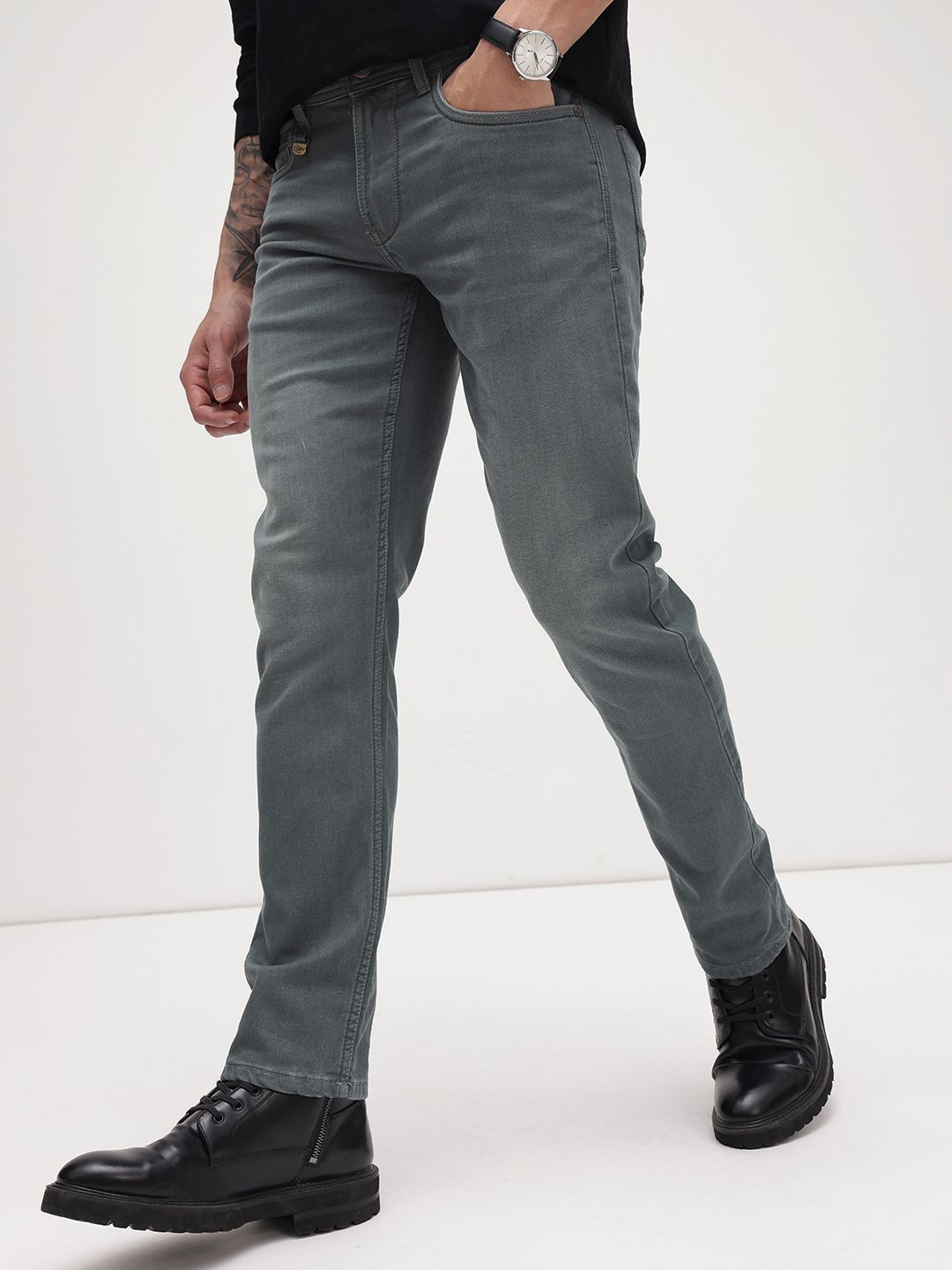The Roadster Life Co. Men Slim Fit Mid-Rise Light Fade Stretchable Jeans