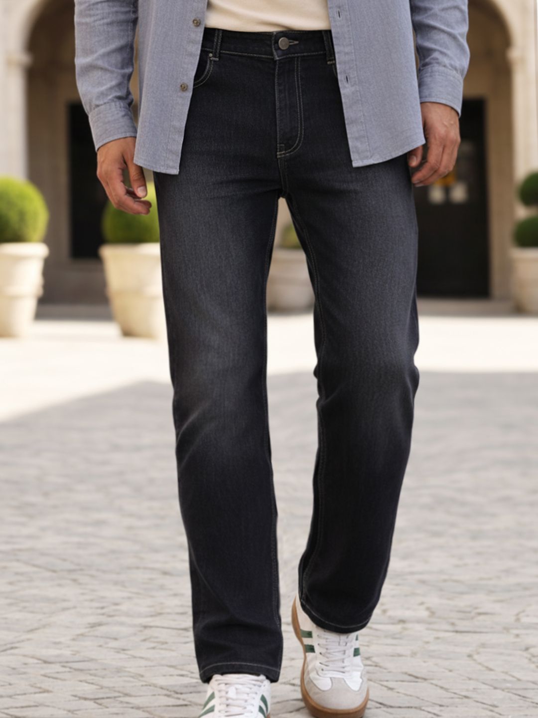 Urbano Fashion Men Dark Grey Straight Fit Washed Jeans