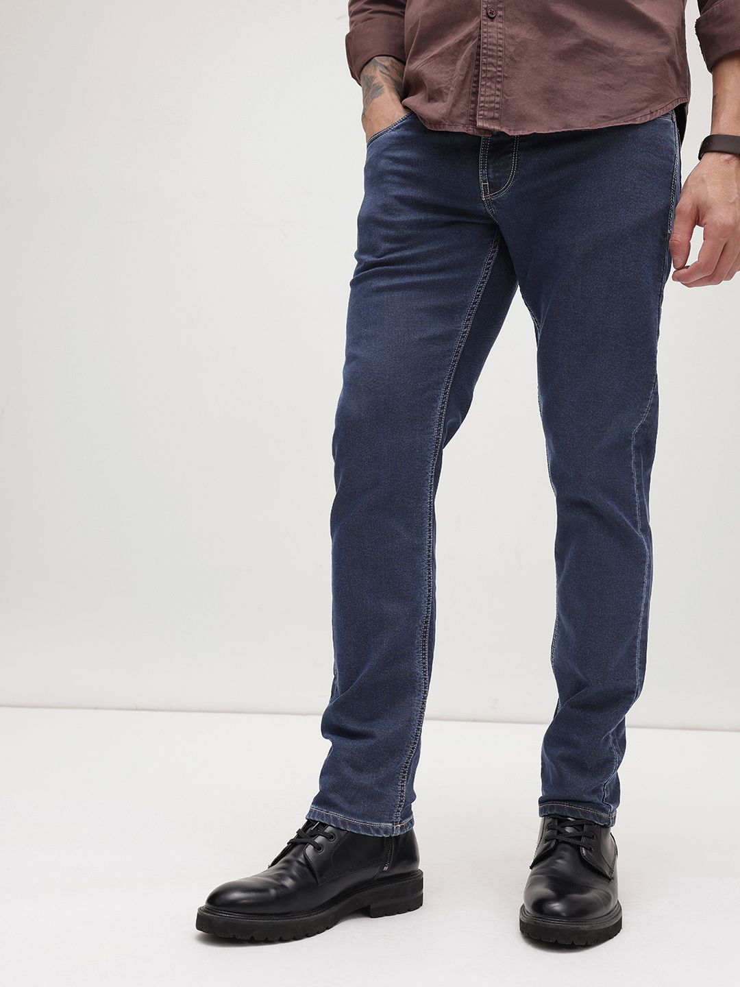 The Roadster Life Co. Men Slim Fit Light Fade Stretchable Jeans