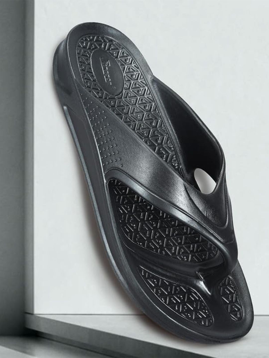 Paragon Men Solid EVA Upper & Cushioned Footbed Flip-Flops