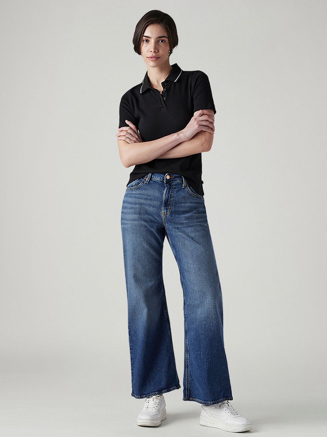Classic Bootcut Mid-Rise Light Fade Stretchable Jeans