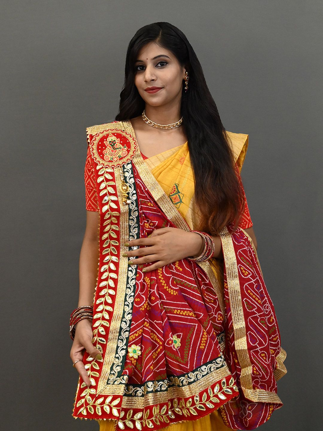 Ranisatiya creation Bandhani Printed Gotta Patti Dupatta