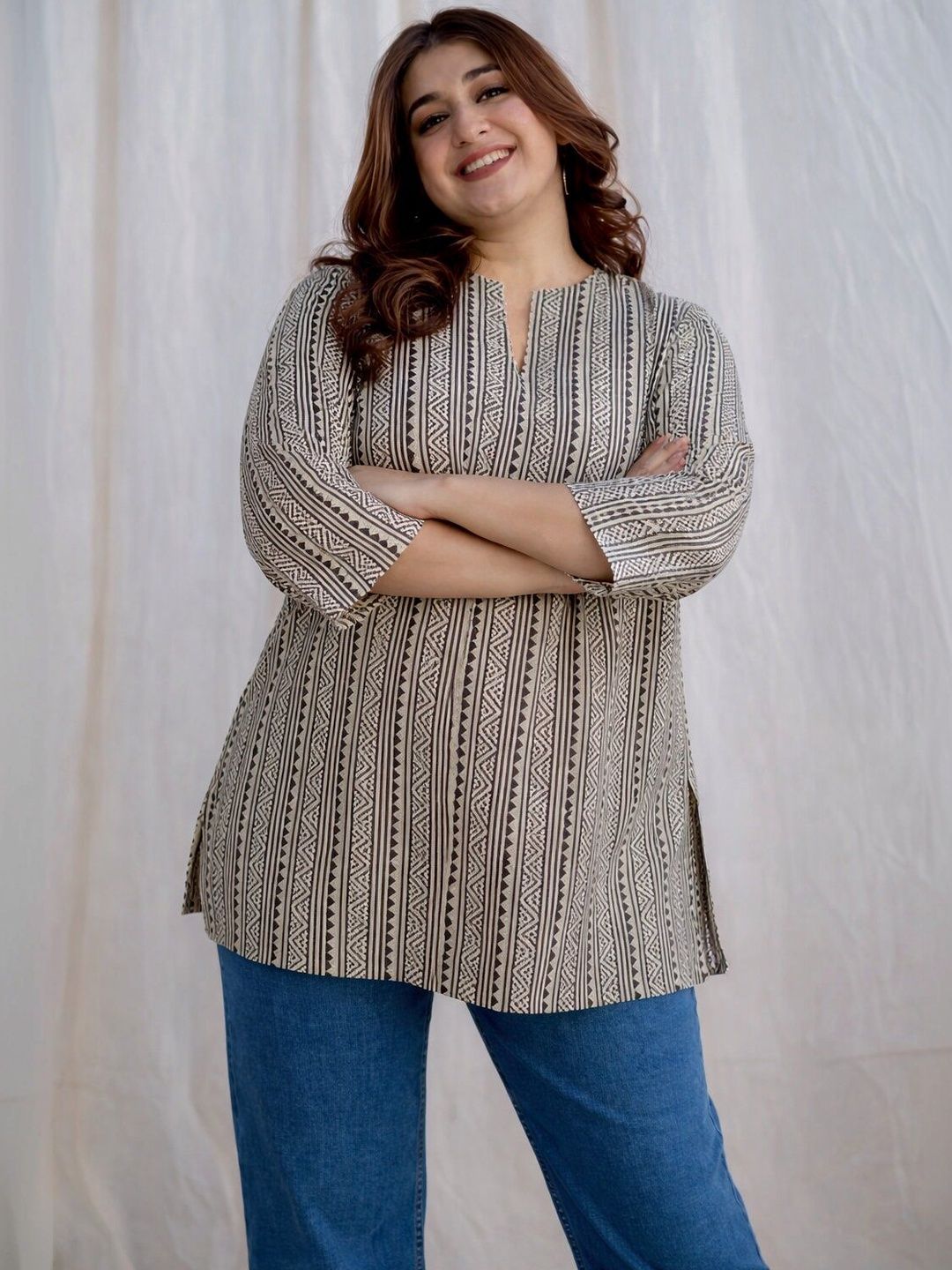 NG NIROMIKA Floral Printed Boat Neck Kurti