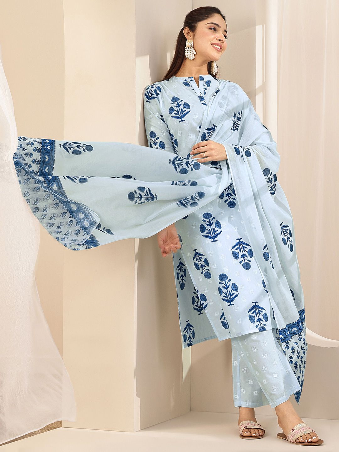Libas Libas Women Floral Printed Kurta with Palazzos & Dupatta