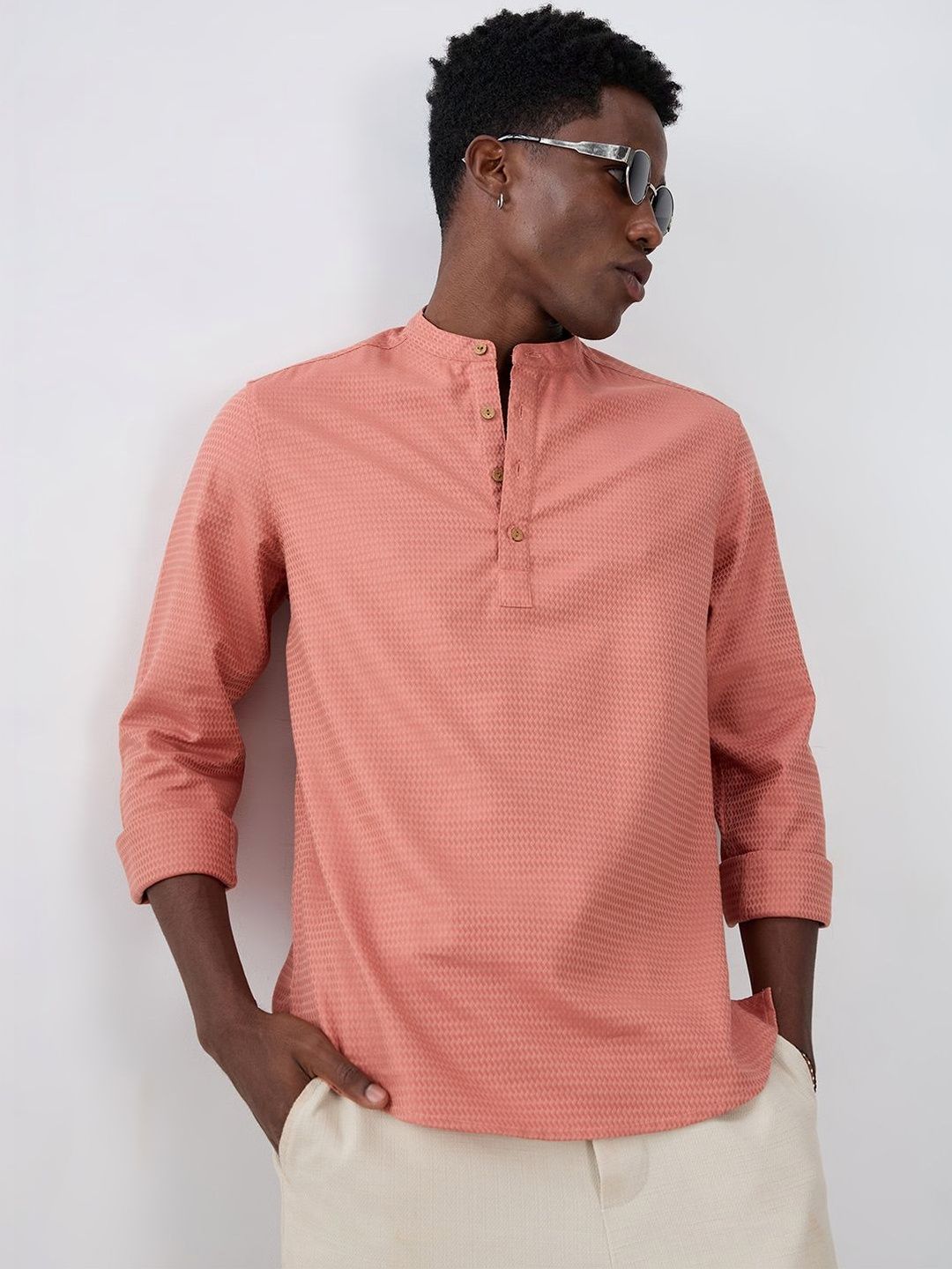 VASTRADO Creamy Peach Wavy Textured Kurta