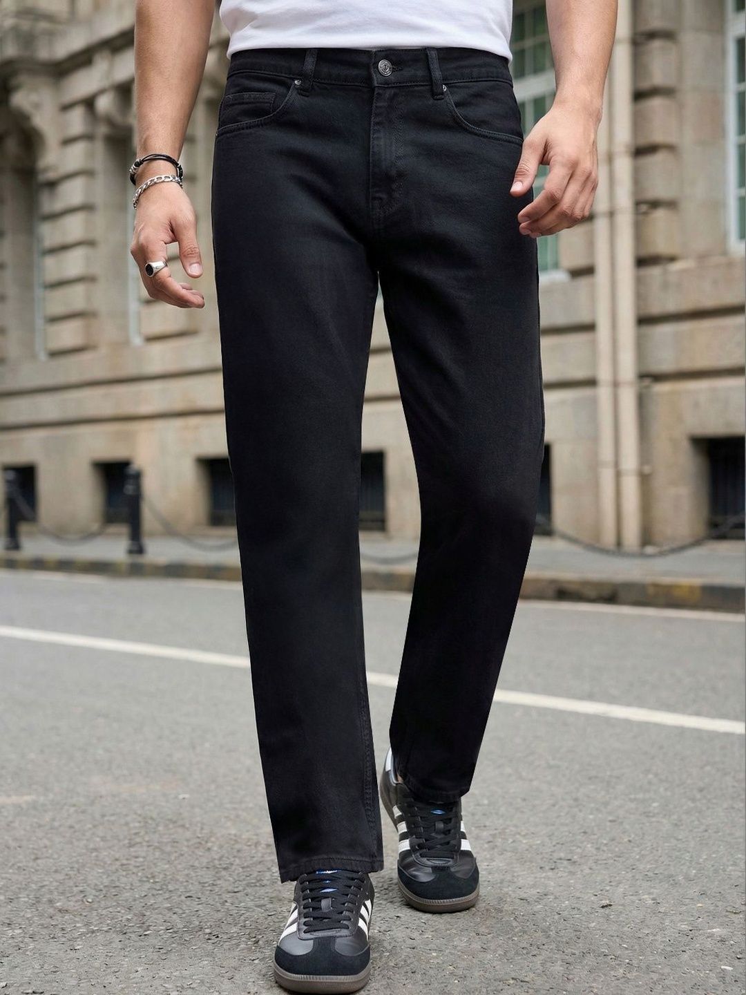 Urbano Fashion Men Relaxed Fit Mid-Rise Heavy Fade Jeans